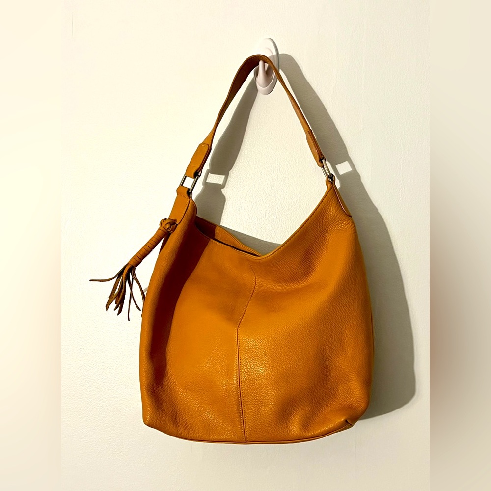 Tignanello Leather Hobo Bag — great condition!